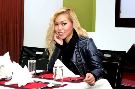 De' Vedas Cafe & Bar